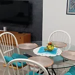 Mia بولا